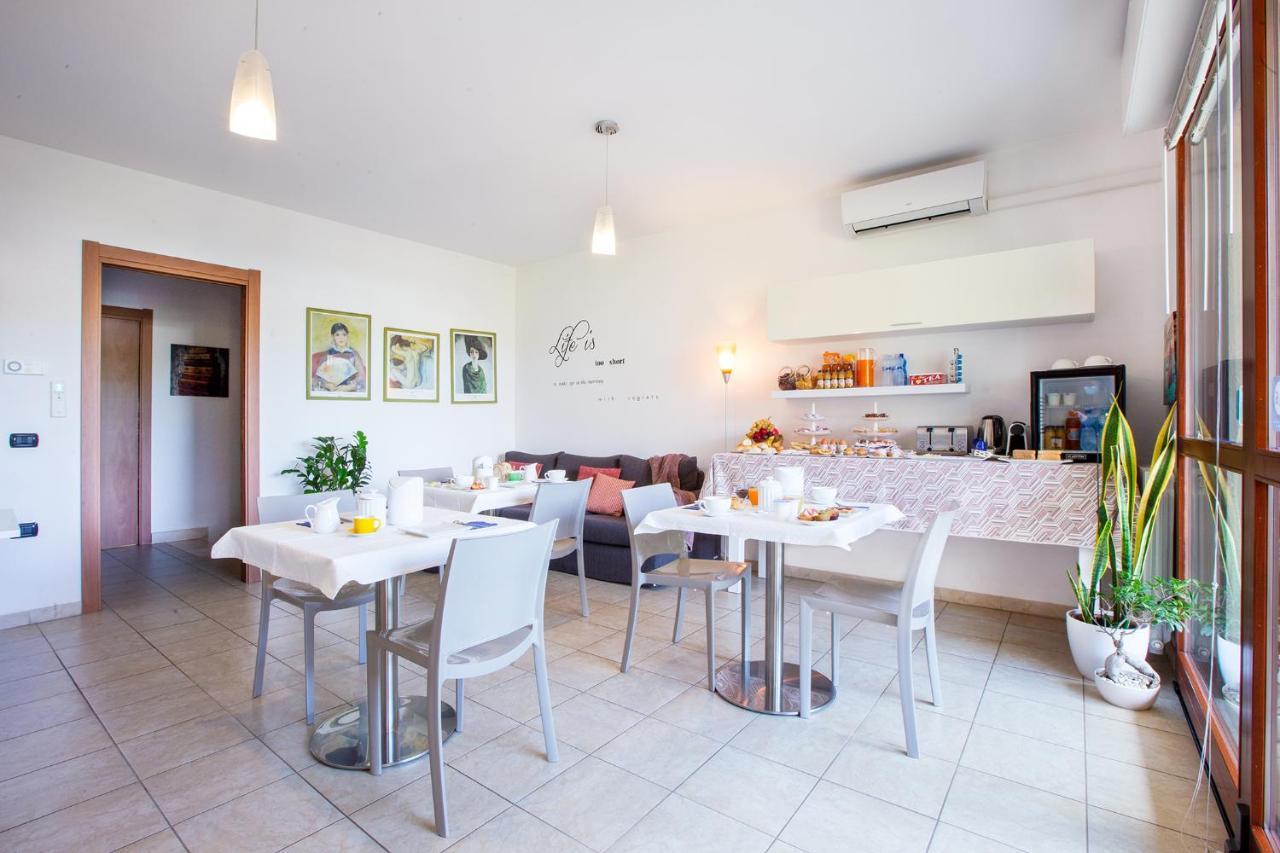 Hotel Sun&Sardinia à Monserrato Extérieur photo